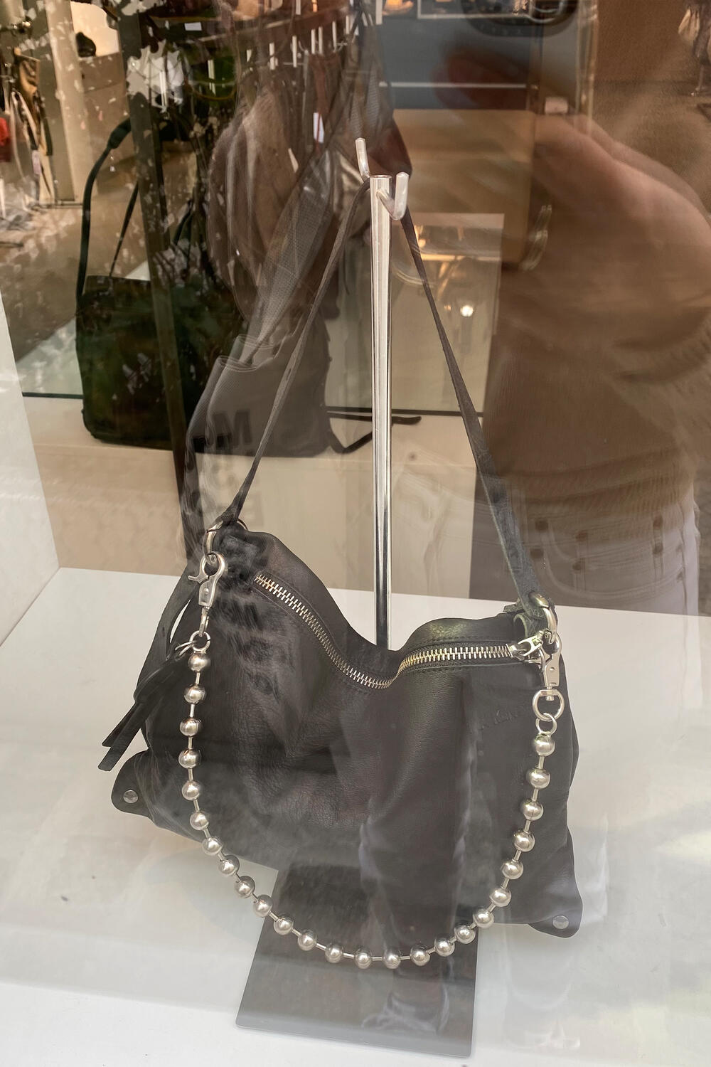 Window Shopping Nika de Boer