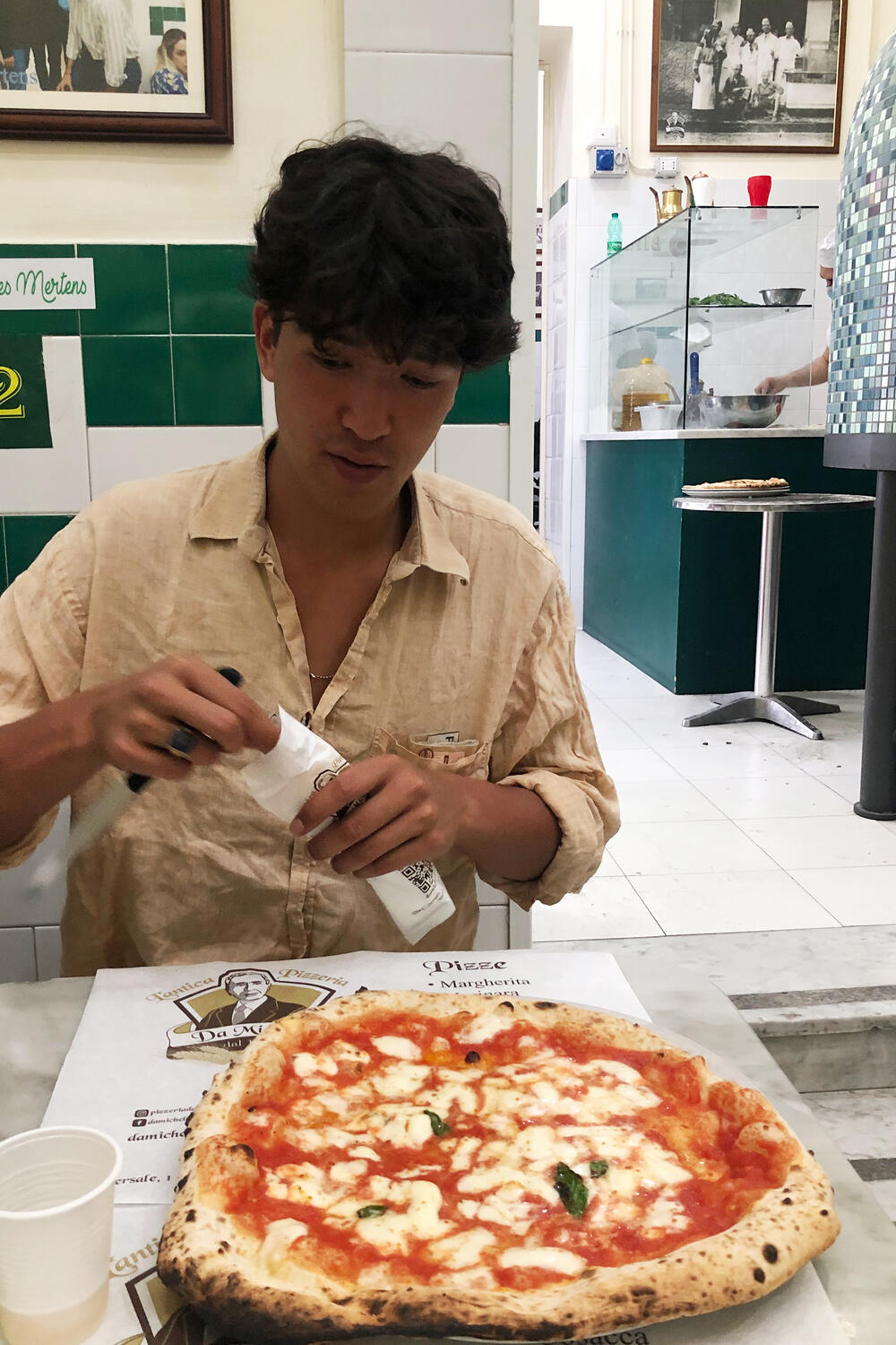 Pizza in Neapel Lena Weinberger