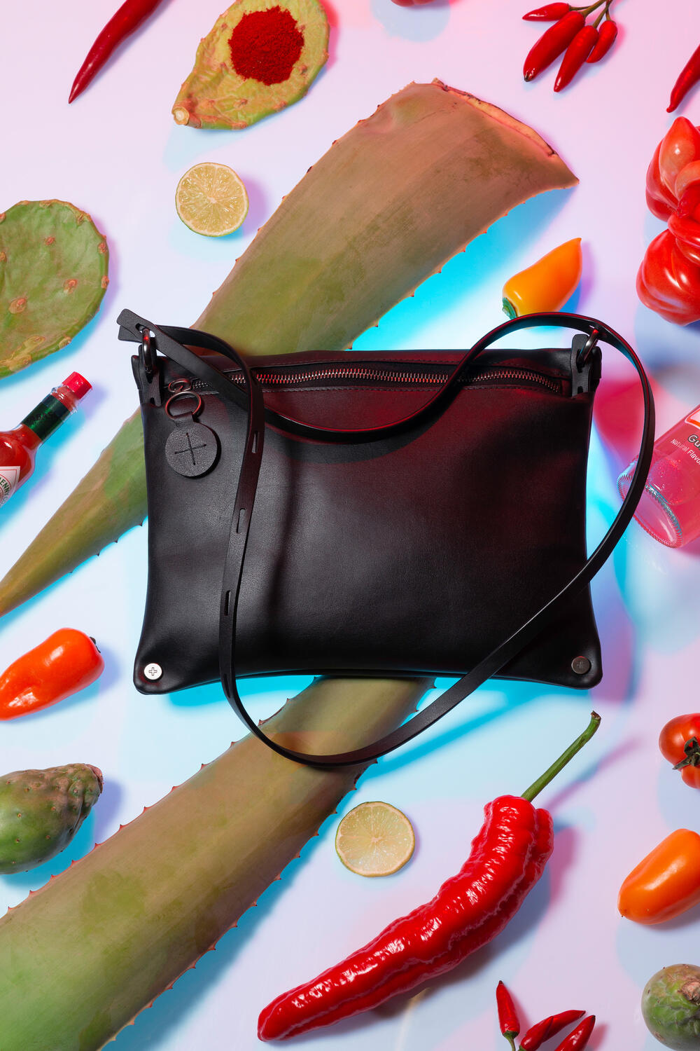MOONLIT ed.1 vegan black aus Kaktusleder schwarz