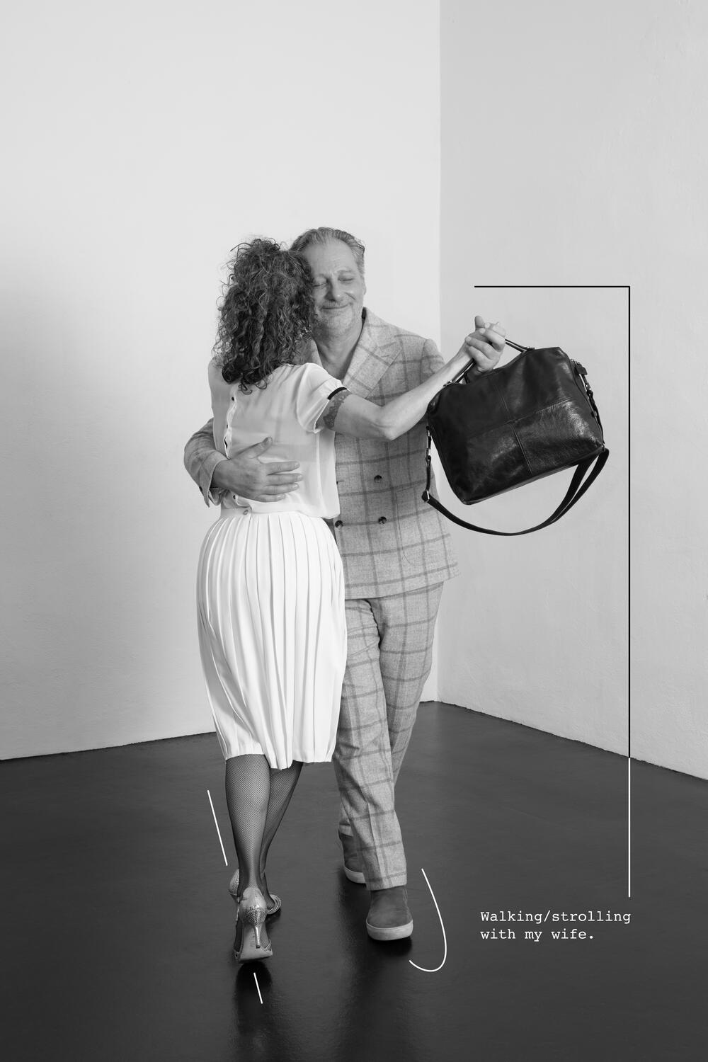 Tango dancing with unisex bag THE MILLER in vegetable-tanned leather in black