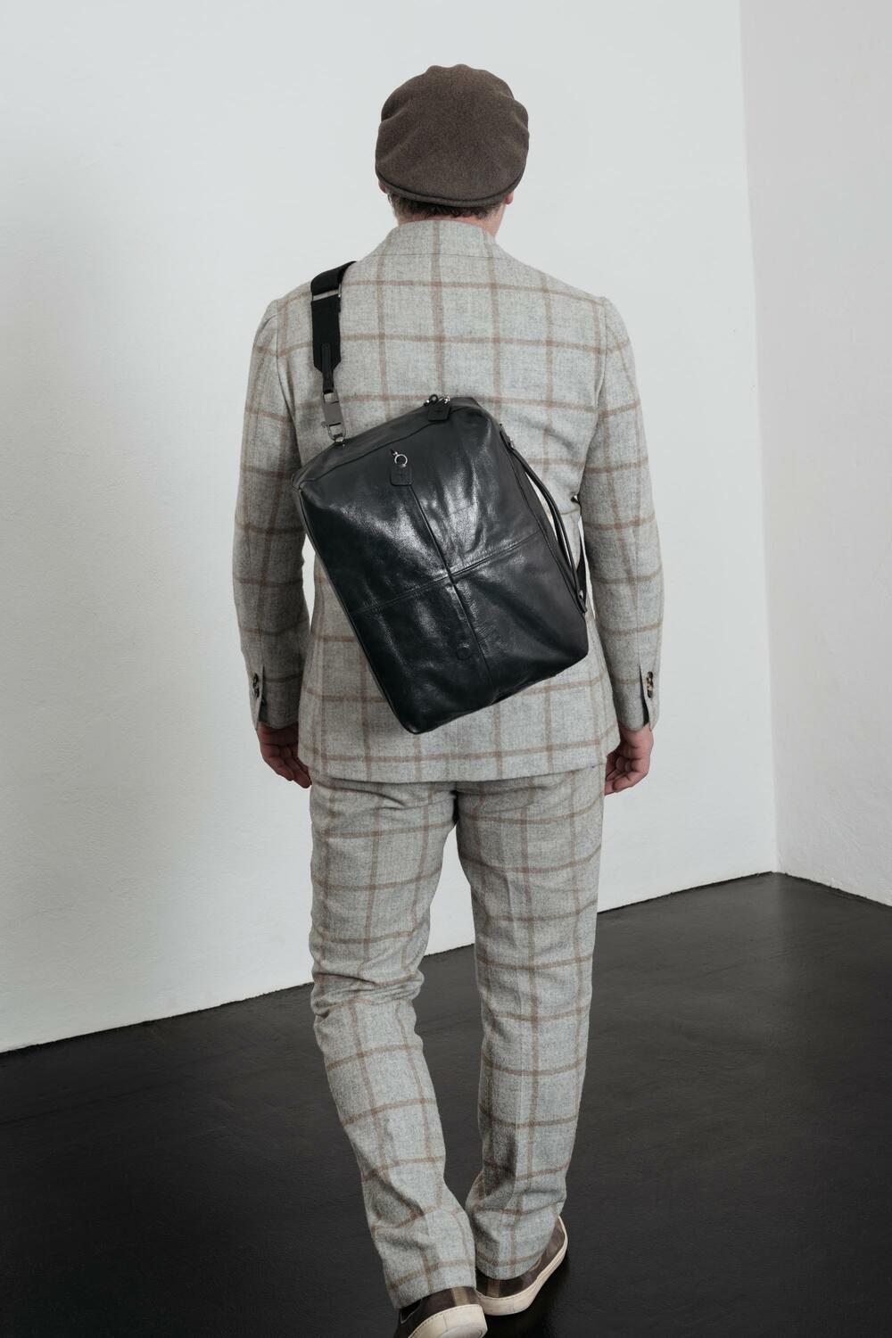 THE MILLER – Unisex Bag getragen als Seesack