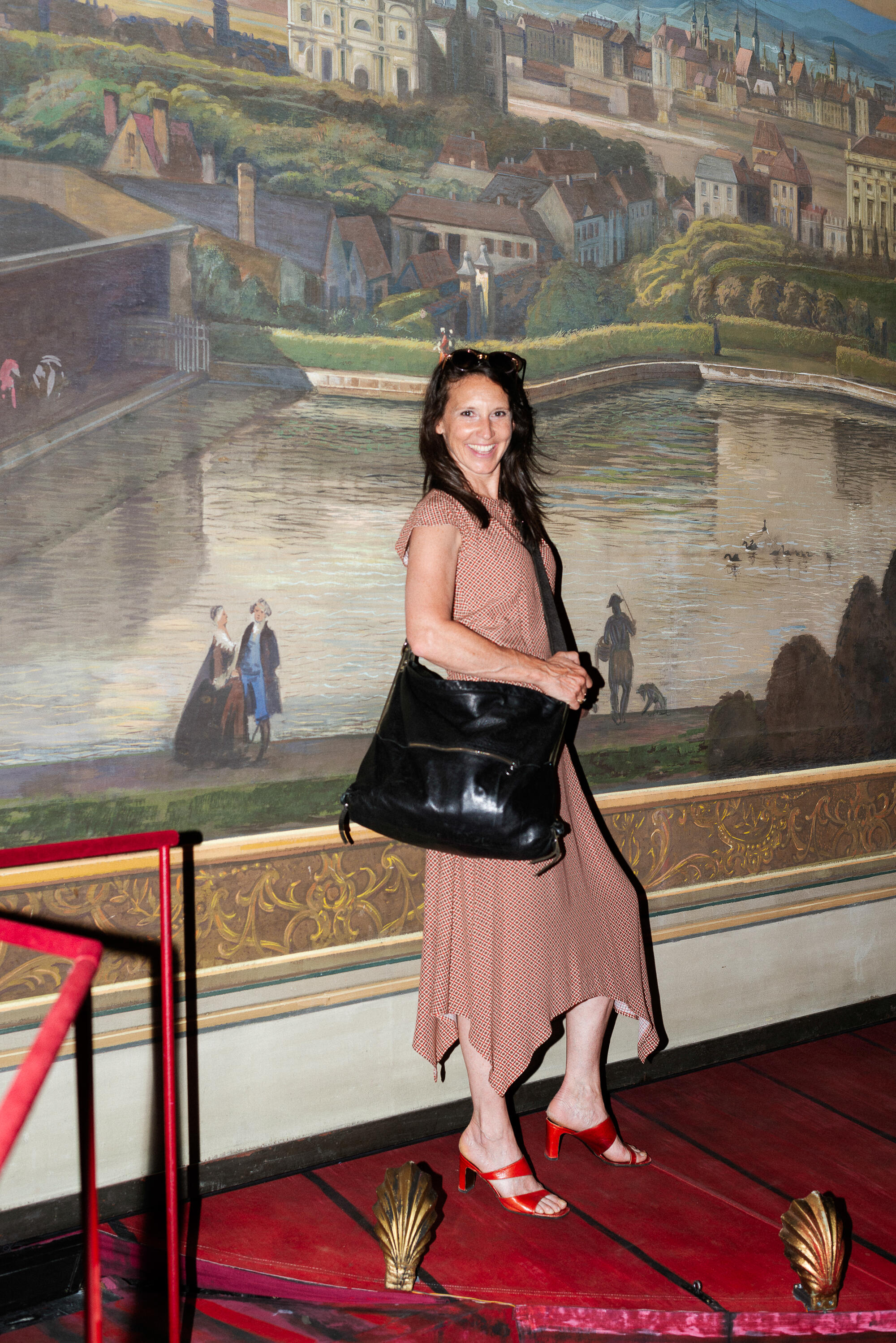 Maria Köstlinger auf der Bühne im Theater in der Josefstadt