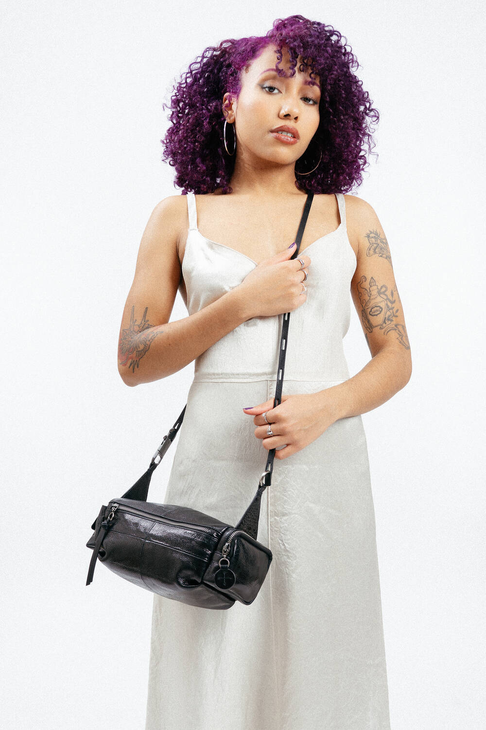 Ledertasche aus glänzendem, schwarzem Leder namens ROXIE ed.1