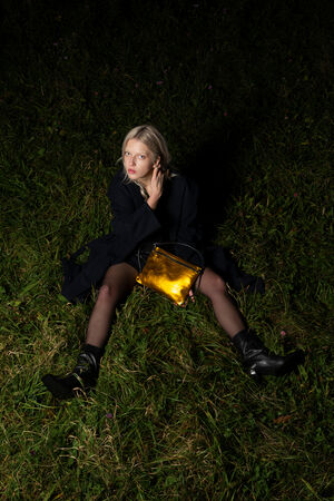MOONLIT ed.1 crackled yolk metallic handtasche