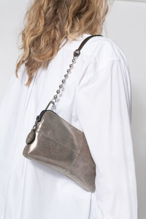 INA KENT Schultertasche aus Leder in platin IVIET ed.2 Tragevariante