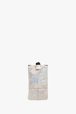 INA KENT Handytasche aus Metallic-Leder in holographischem silber Modell KAYY ed.1 mit Textilband und Magnetverschluss, Rückseite