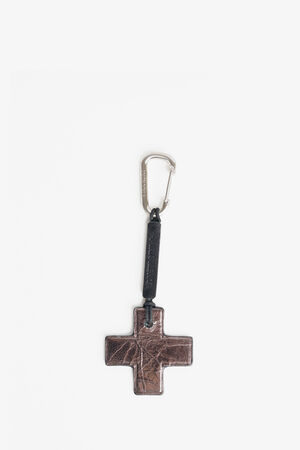 Metallischer Lederanhänger in Kreuz Form mit Karabiner und Lederbändchen