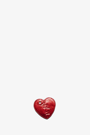 Herzförmiger Anhänger aus rotem metallic Leder 
